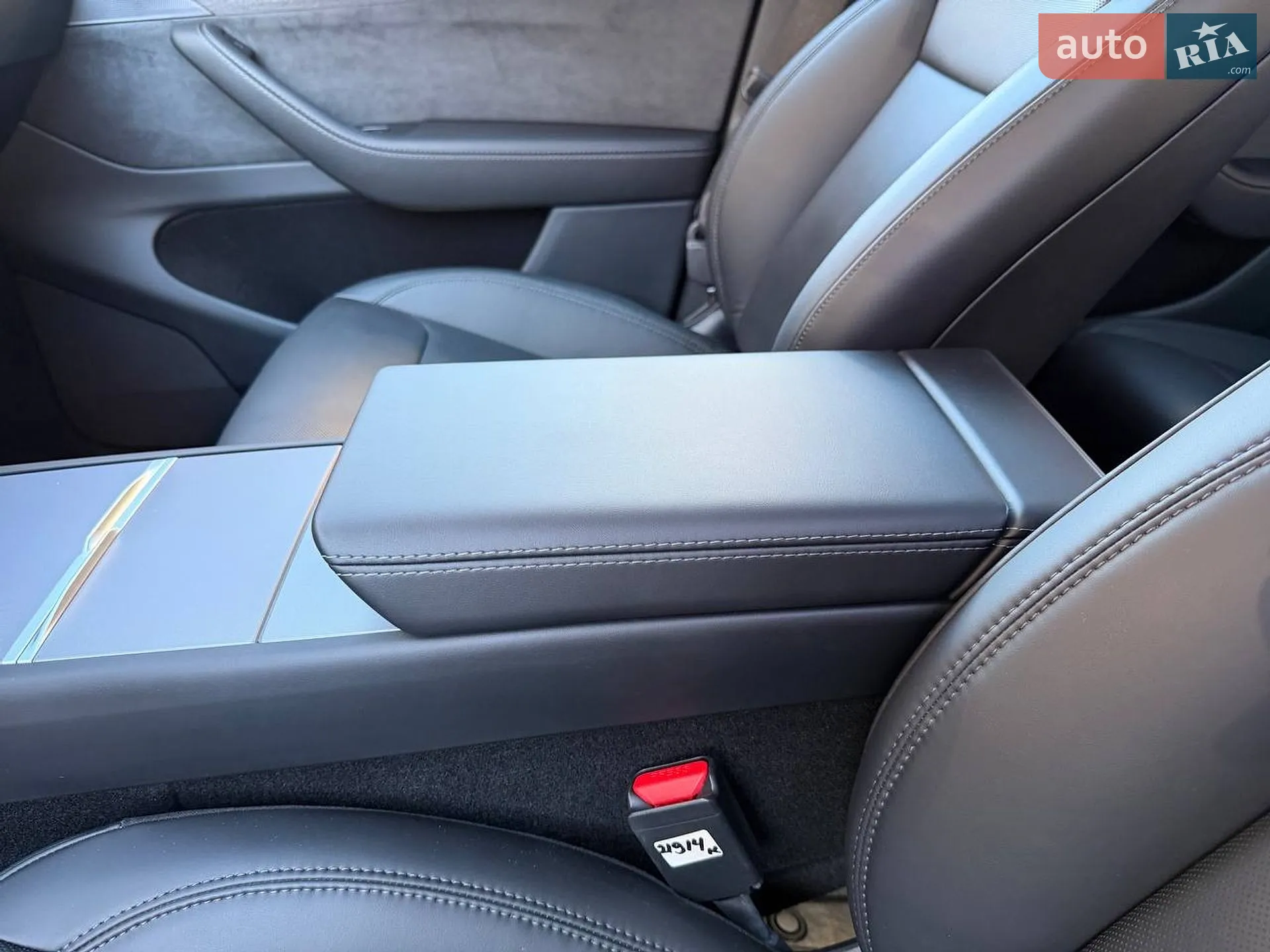 2025 Tesla Model Y - мініатюра 31