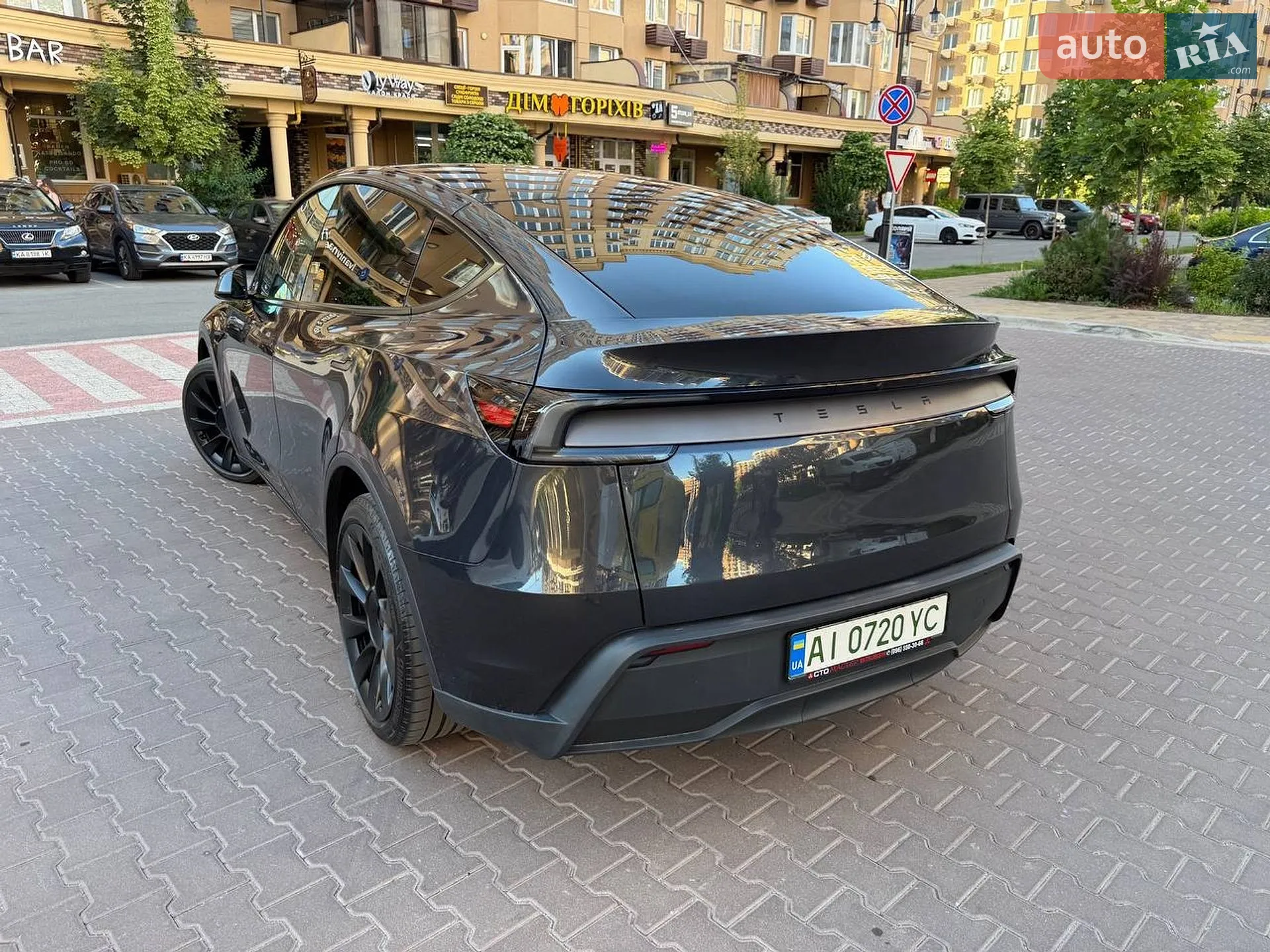 2025 Tesla Model Y - мініатюра 38