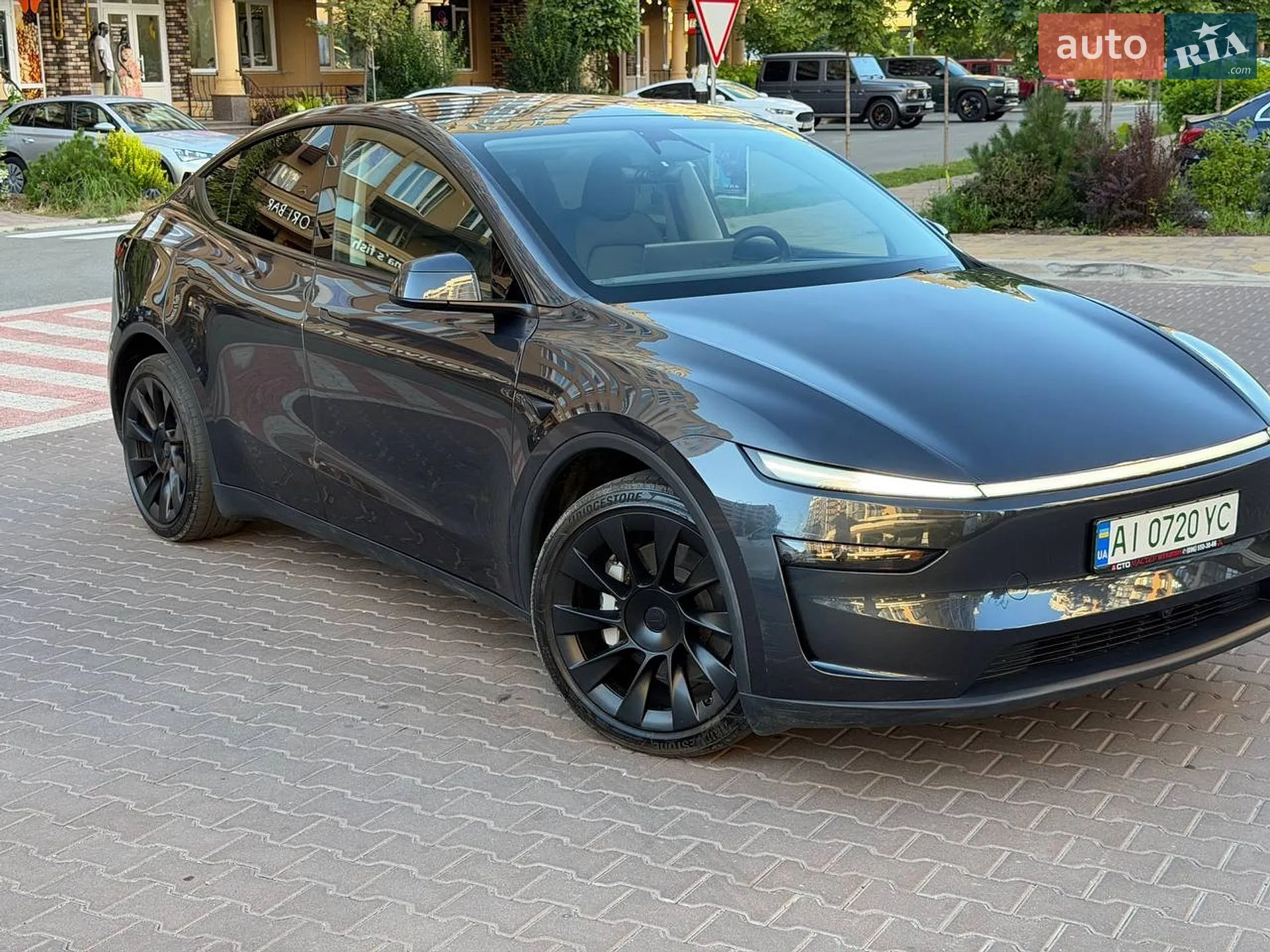 2025 Tesla Model Y - мініатюра 87