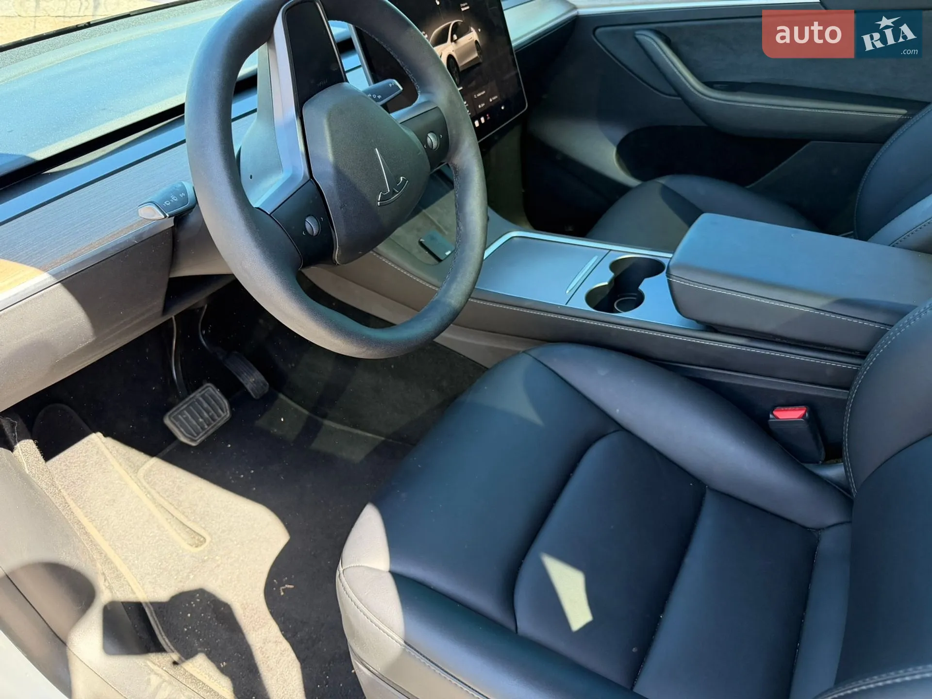 2024 Tesla Model Y - мініатюра 23