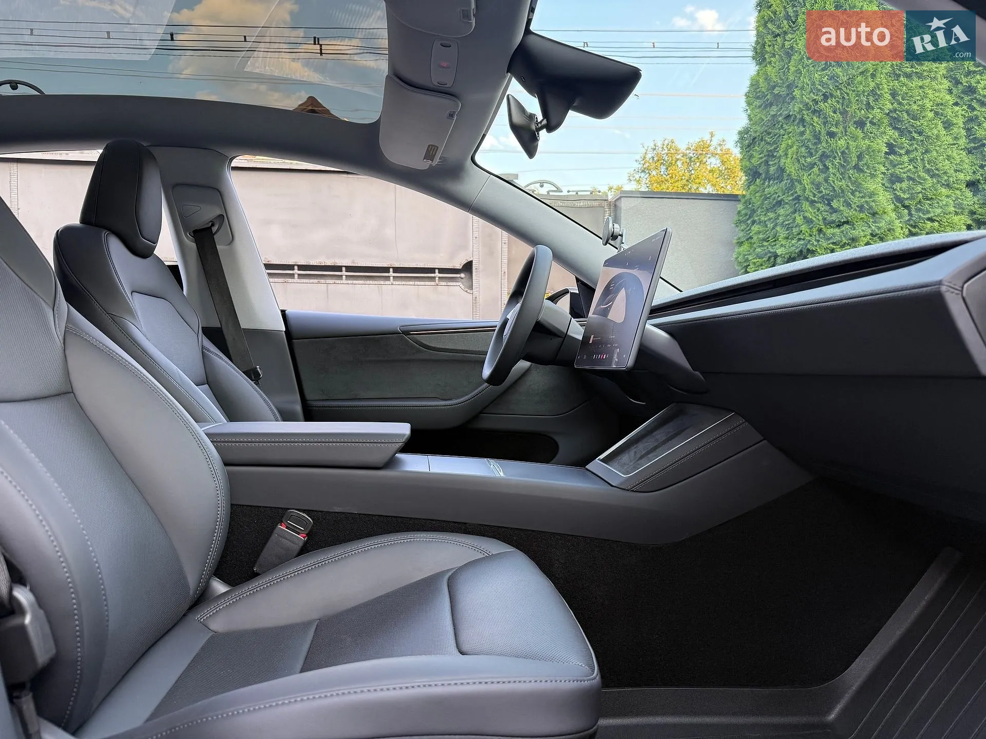 2025 Tesla Model Y - мініатюра 14