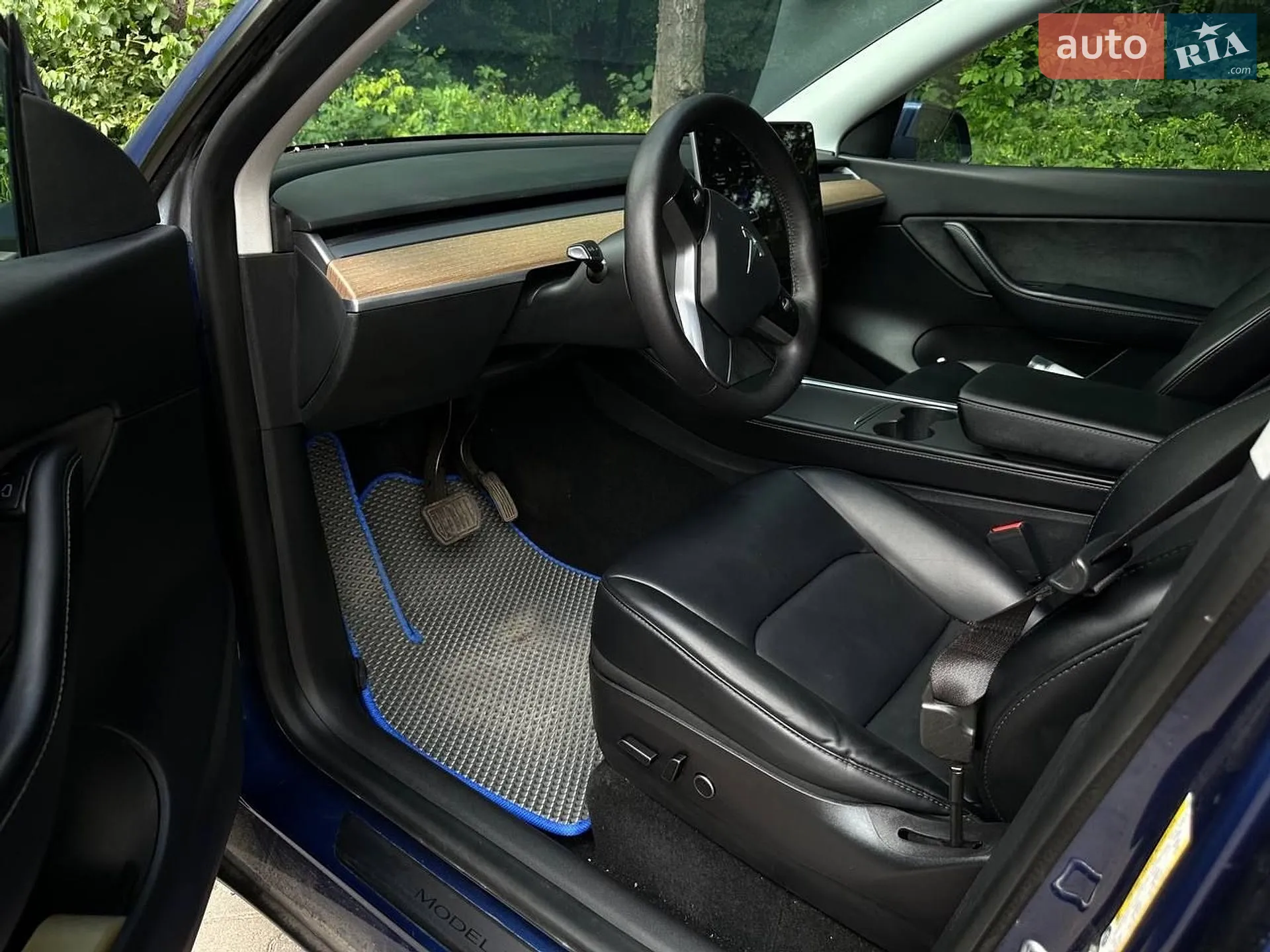 2021 Tesla Model Y - мініатюра 3
