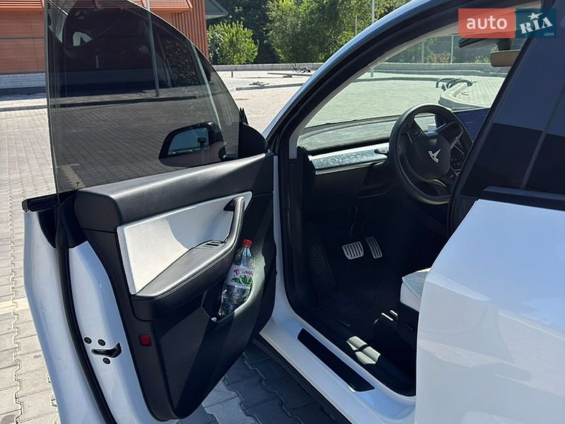 Внедорожник / Кроссовер Tesla Model Y 2021 в Кривом Роге