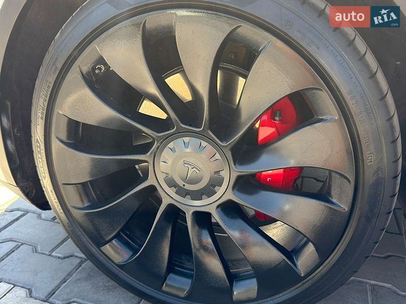 Внедорожник / Кроссовер Tesla Model Y 2021 в Кривом Роге