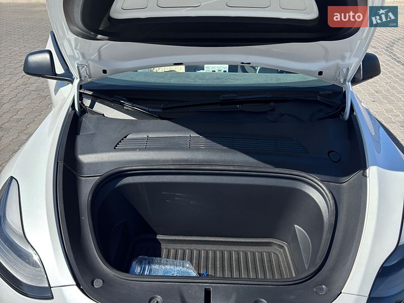 Внедорожник / Кроссовер Tesla Model Y 2021 в Кривом Роге