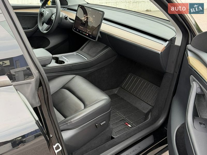 Позашляховик / Кросовер Tesla Model Y 2023 в Києві