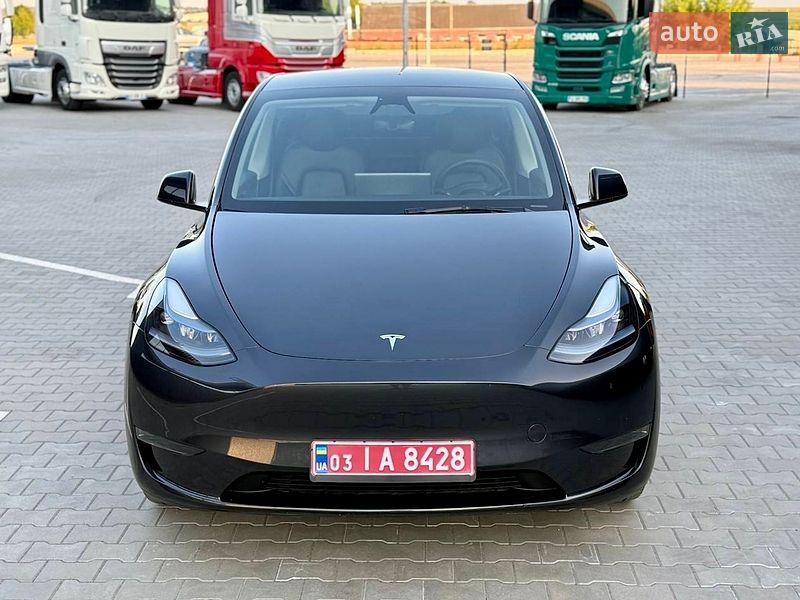 Внедорожник / Кроссовер Tesla Model Y 2025 в Дубно