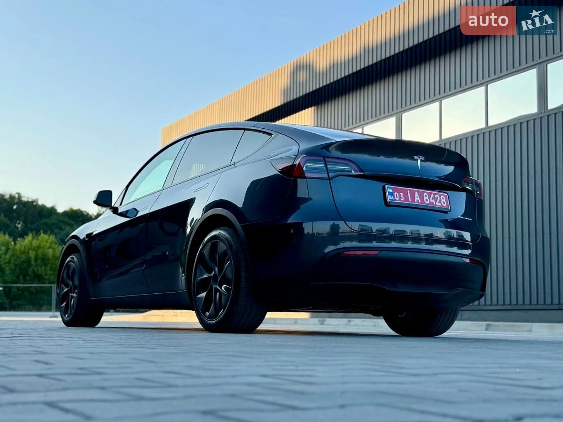 2025 Tesla Model Y - мініатюра 5