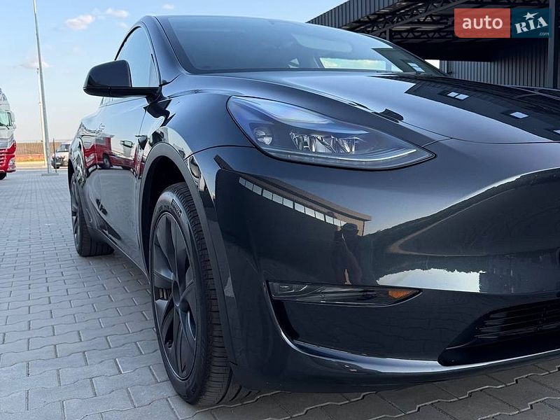 Внедорожник / Кроссовер Tesla Model Y 2025 в Дубно