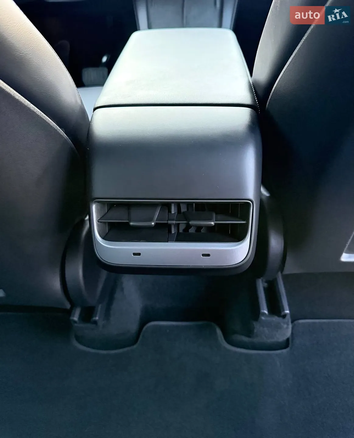 2025 Tesla Model Y - мініатюра 47