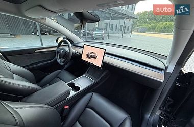 Внедорожник / Кроссовер Tesla Model Y 2025 в Дубно
