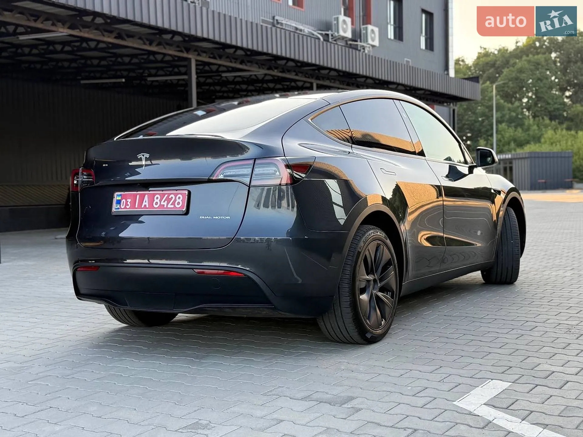 2025 Tesla Model Y - мініатюра 104