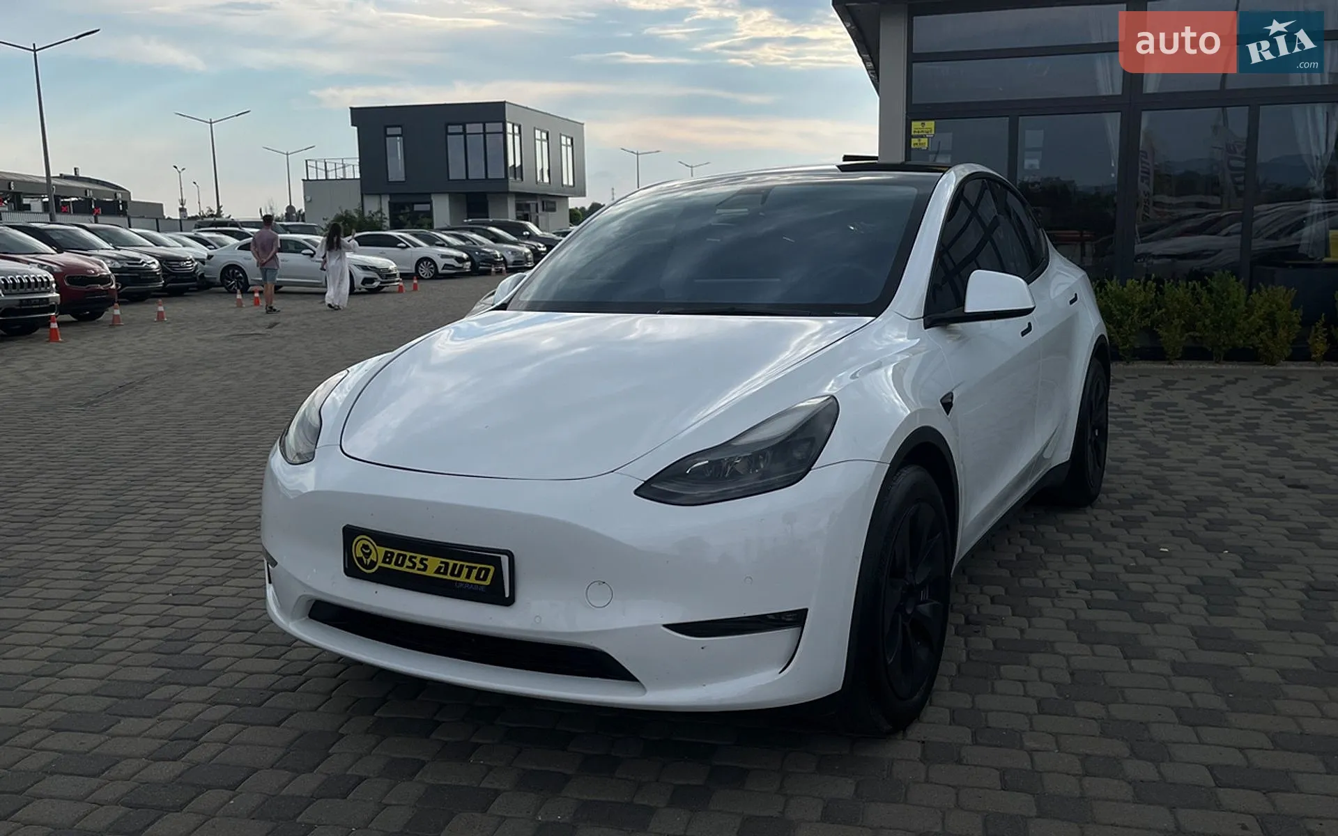 2022 Tesla Model Y - мініатюра 3