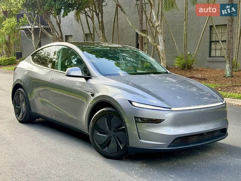 Tesla Model Y 2026
