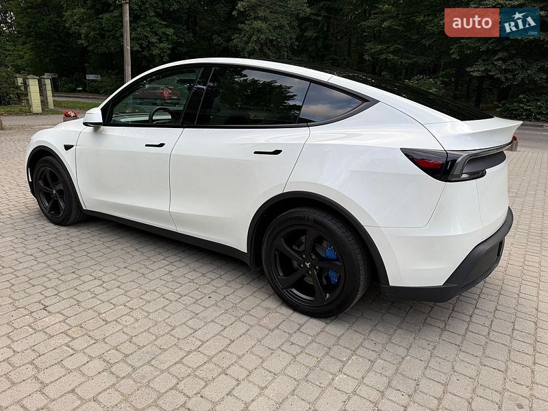 Позашляховик / Кросовер Tesla Model Y 2025 в Львові