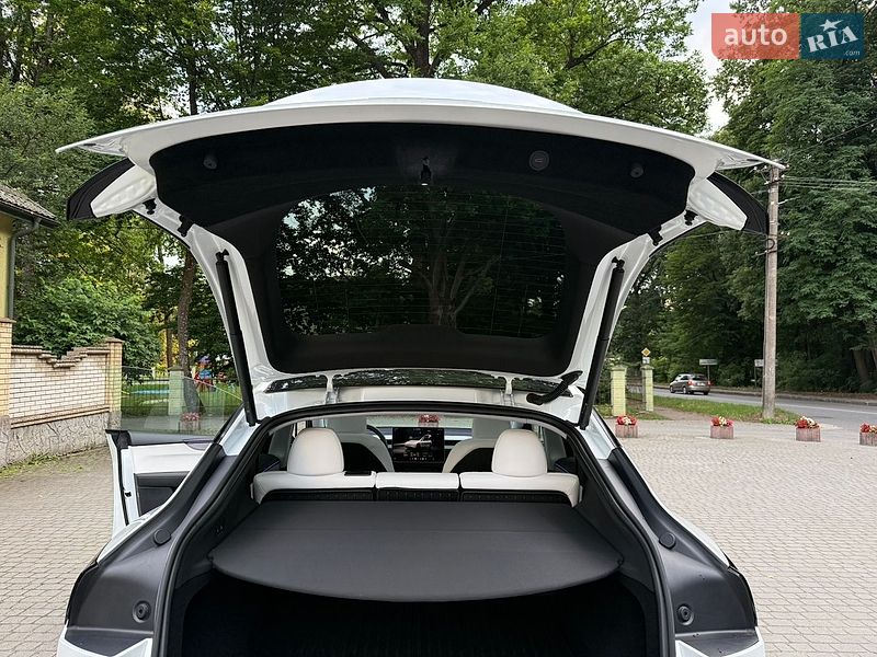 Позашляховик / Кросовер Tesla Model Y 2025 в Львові