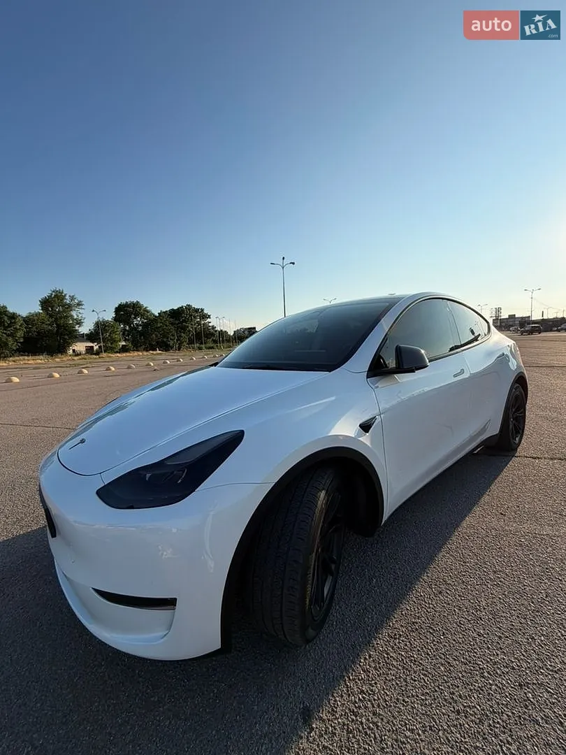 2023 Tesla Model Y - мініатюра 3