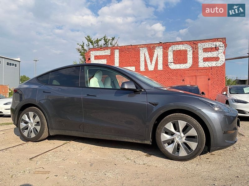 Позашляховик / Кросовер Tesla Model Y 2023 в Києві