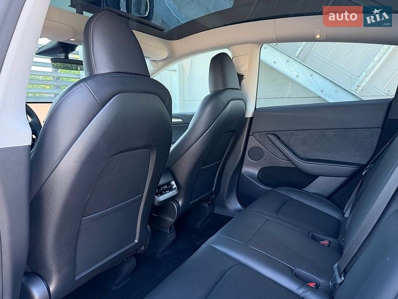 Позашляховик / Кросовер Tesla Model Y 2022 в Києві фото 14 Позашляховик / Кросовер Tesla Model Y 2022 в Києві