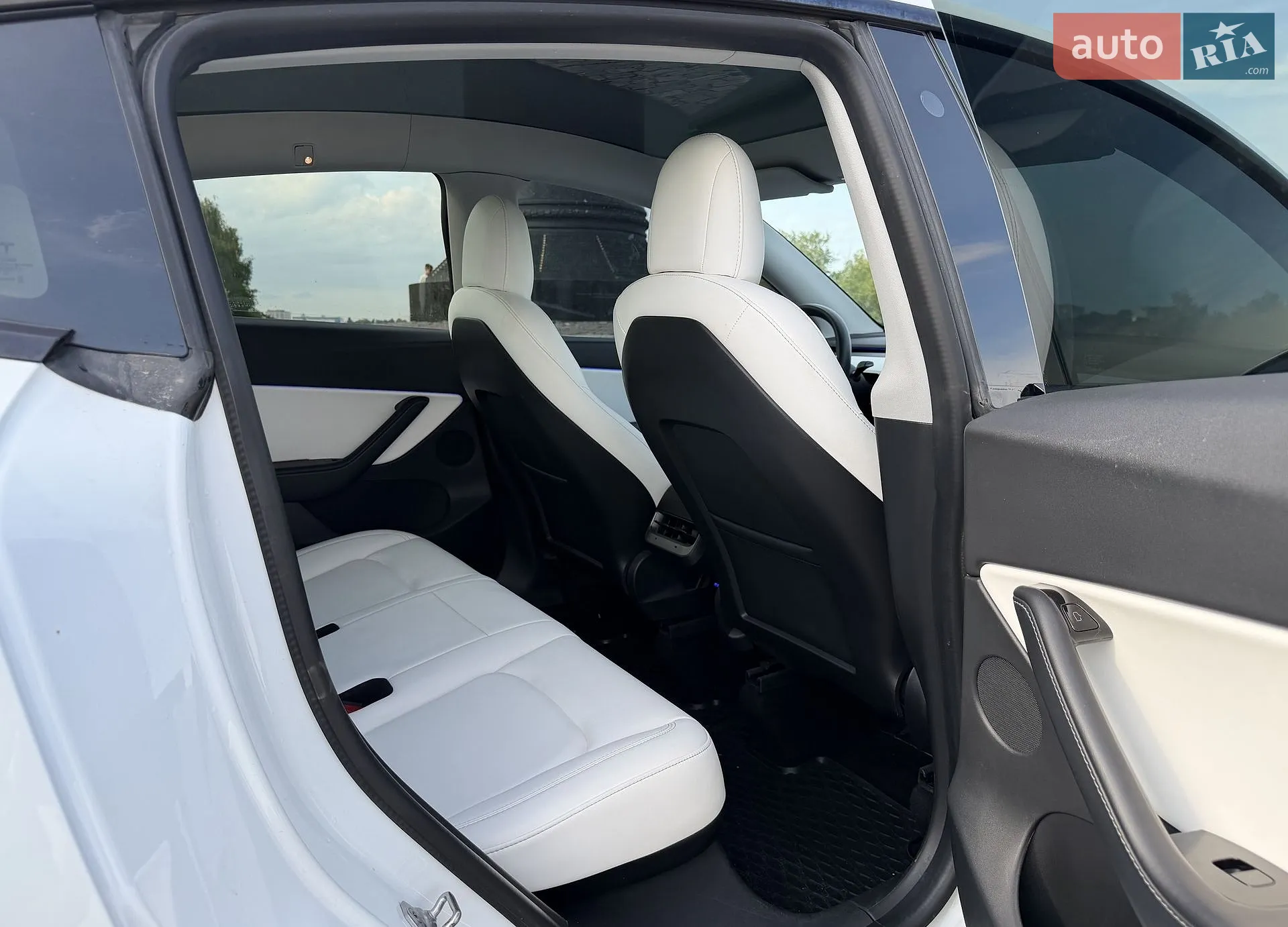 2020 Tesla Model Y - мініатюра 26