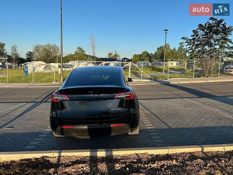 Внедорожник / Кроссовер Tesla Model Y 2023 в Тернополе
