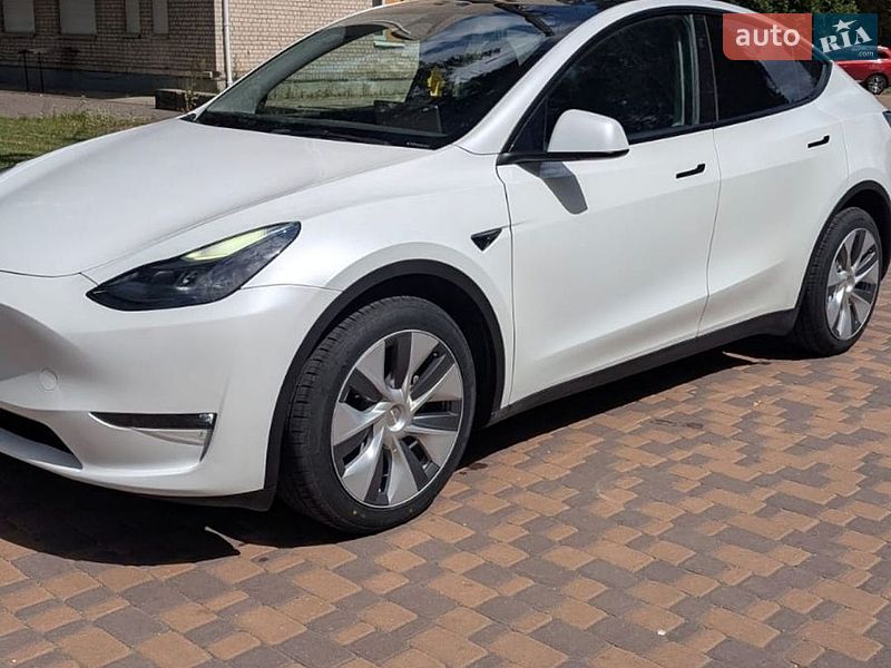 Позашляховик / Кросовер Tesla Model Y 2023 в Києві