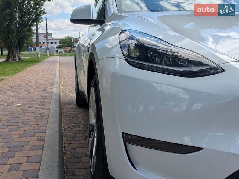 Позашляховик / Кросовер Tesla Model Y 2023 в Києві