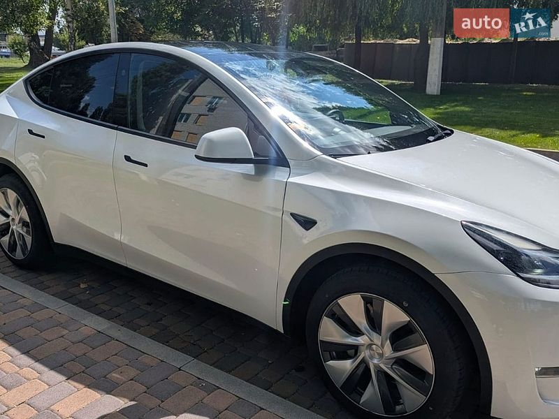 Позашляховик / Кросовер Tesla Model Y 2023 в Києві