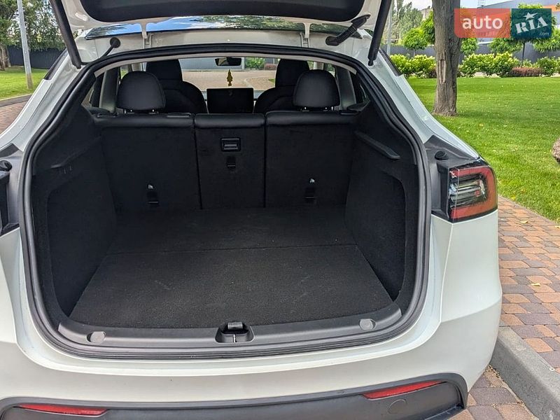 Позашляховик / Кросовер Tesla Model Y 2023 в Києві