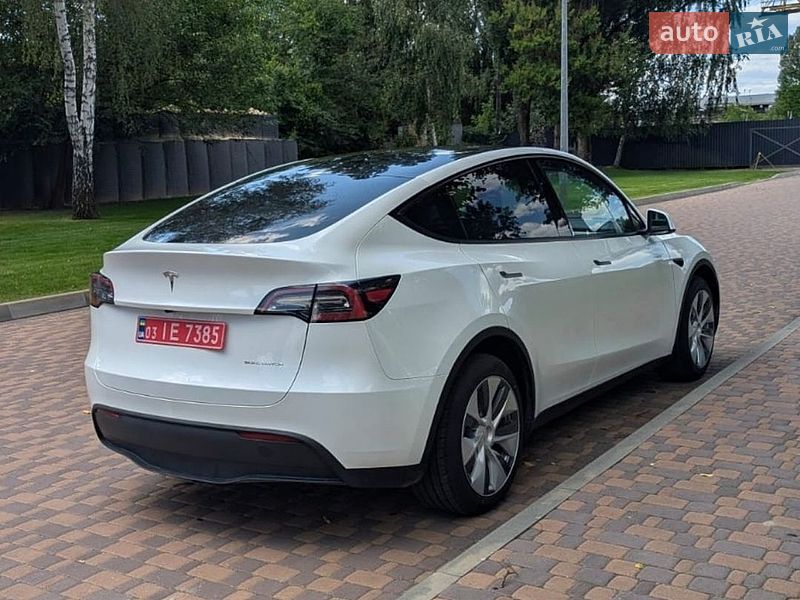Позашляховик / Кросовер Tesla Model Y 2023 в Києві