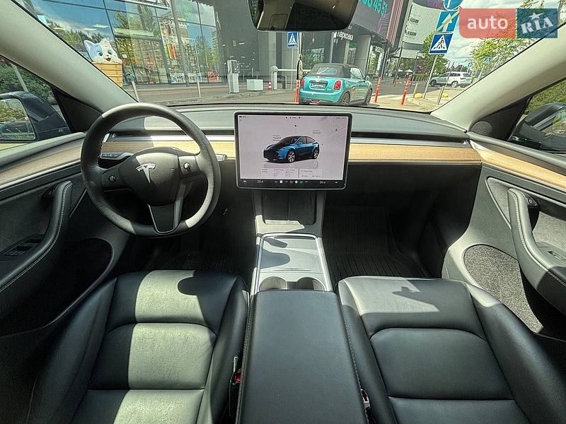 Внедорожник / Кроссовер Tesla Model Y 2023 в Киеве