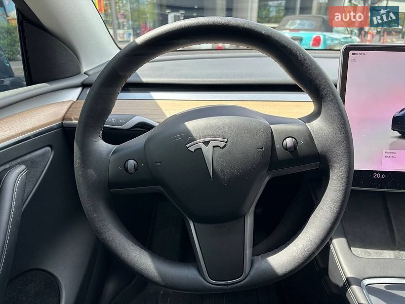 Внедорожник / Кроссовер Tesla Model Y 2023 в Киеве