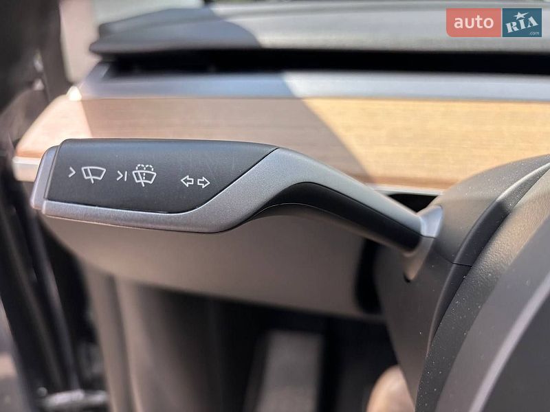 Внедорожник / Кроссовер Tesla Model Y 2023 в Киеве