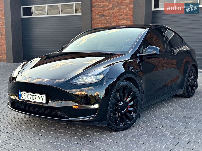 Внедорожник / Кроссовер Tesla Model Y 2023 в Черновцах