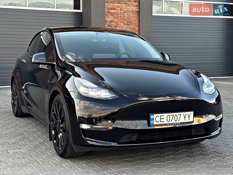 Внедорожник / Кроссовер Tesla Model Y 2023 в Черновцах