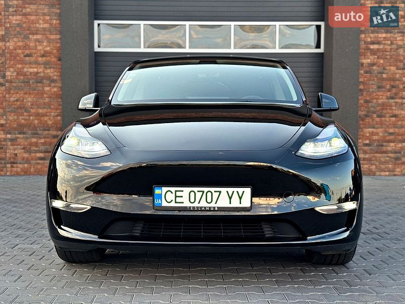 Внедорожник / Кроссовер Tesla Model Y 2023 в Черновцах