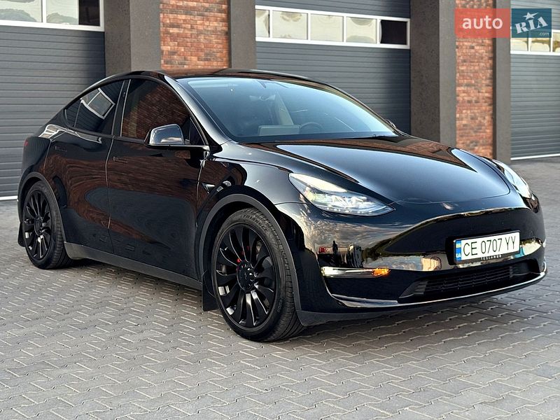 Внедорожник / Кроссовер Tesla Model Y 2023 в Черновцах