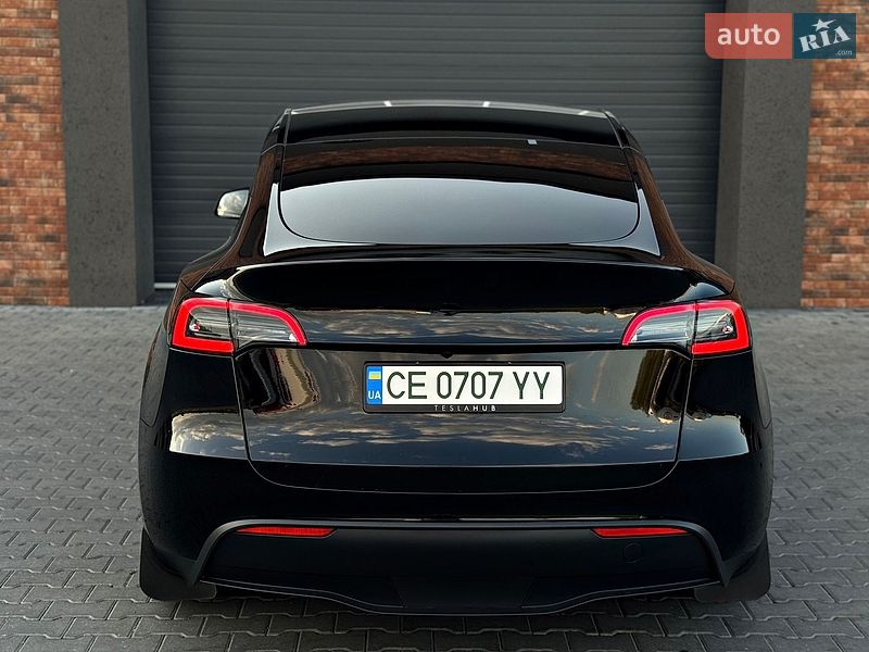Внедорожник / Кроссовер Tesla Model Y 2023 в Черновцах