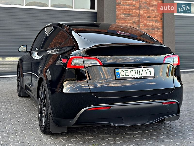 Внедорожник / Кроссовер Tesla Model Y 2023 в Черновцах