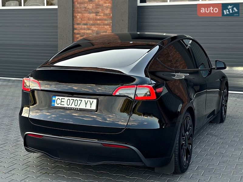 Внедорожник / Кроссовер Tesla Model Y 2023 в Черновцах