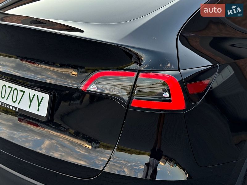 Внедорожник / Кроссовер Tesla Model Y 2023 в Черновцах