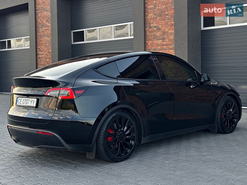 Внедорожник / Кроссовер Tesla Model Y 2023 в Черновцах