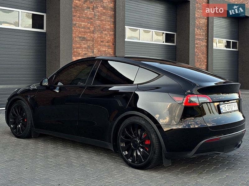 Внедорожник / Кроссовер Tesla Model Y 2023 в Черновцах