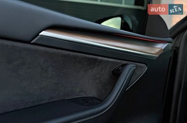 Внедорожник / Кроссовер Tesla Model Y 2023 в Черновцах