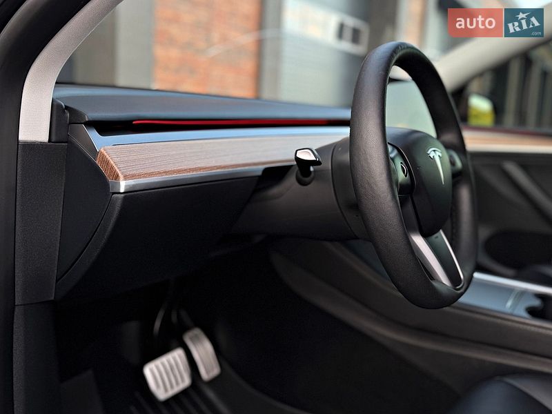 Внедорожник / Кроссовер Tesla Model Y 2023 в Черновцах