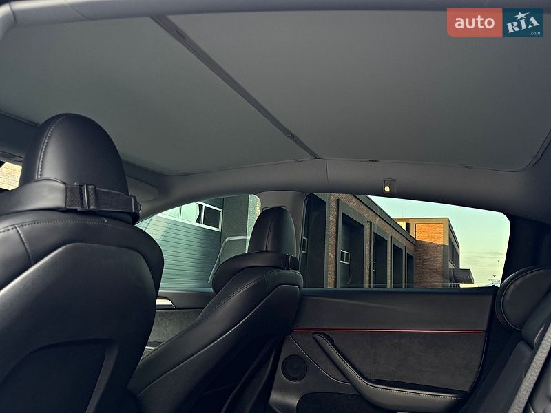 Внедорожник / Кроссовер Tesla Model Y 2023 в Черновцах