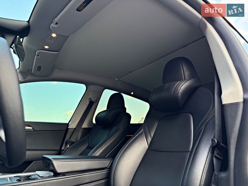 Внедорожник / Кроссовер Tesla Model Y 2023 в Черновцах