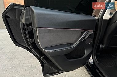 Внедорожник / Кроссовер Tesla Model Y 2023 в Черновцах