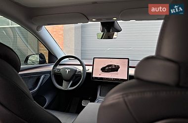 Внедорожник / Кроссовер Tesla Model Y 2023 в Черновцах