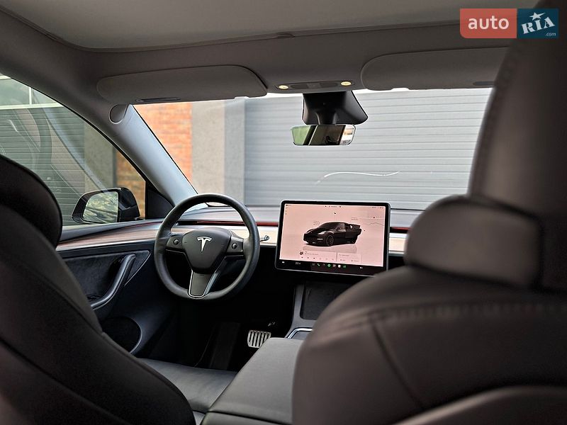 Внедорожник / Кроссовер Tesla Model Y 2023 в Черновцах